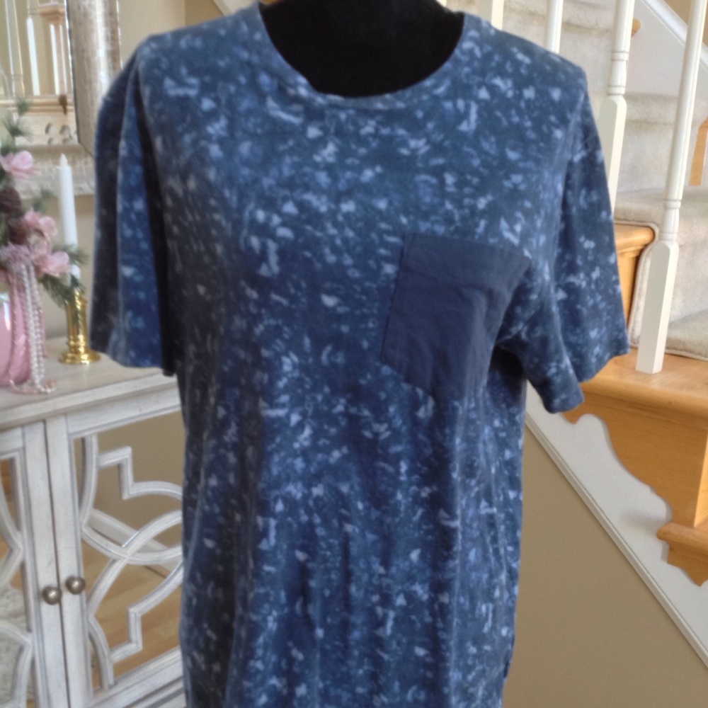 Modern Amusement top